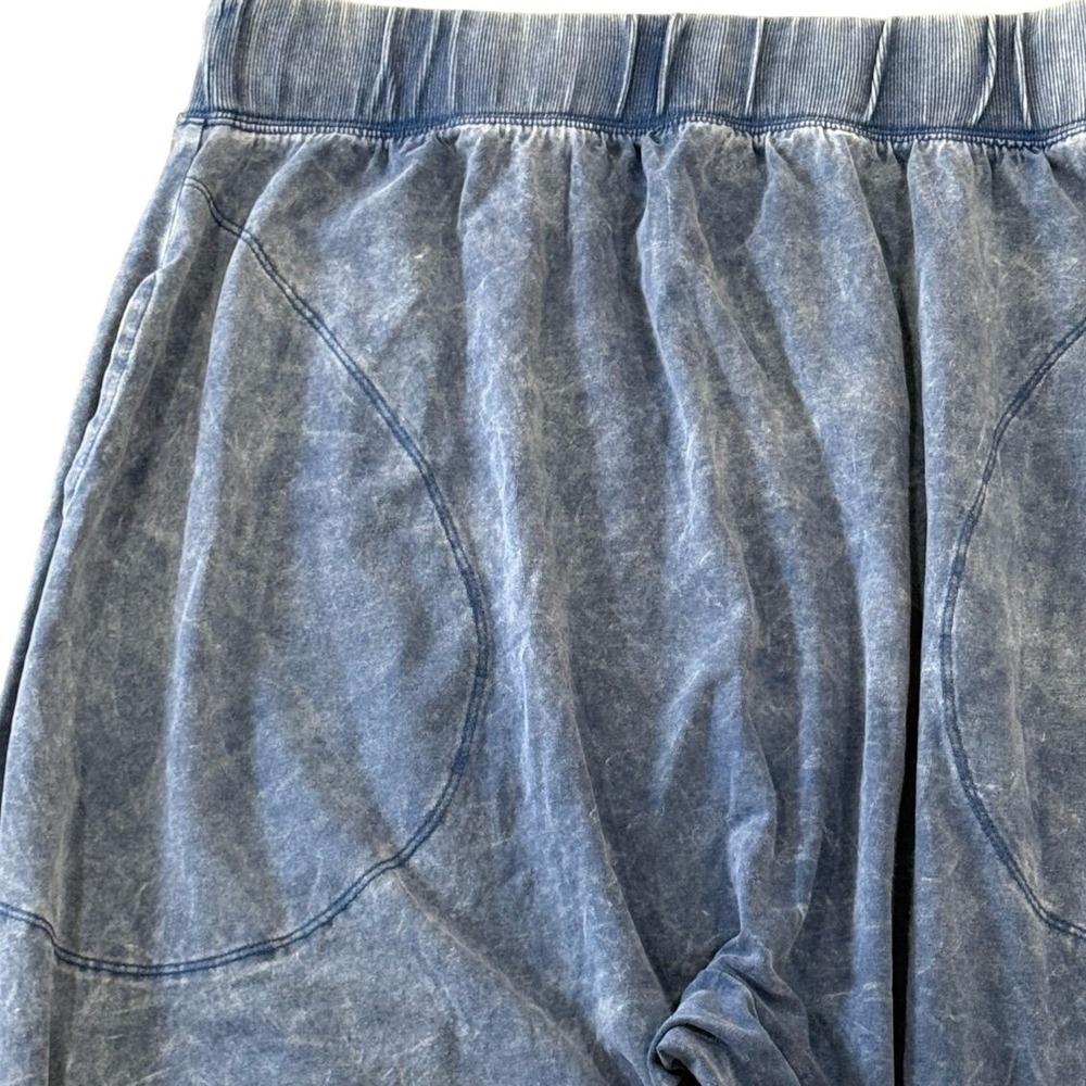 Free People Movement Mineral Wash Capri Pants Women's Medium (Preloved) - Picture 4 of 10